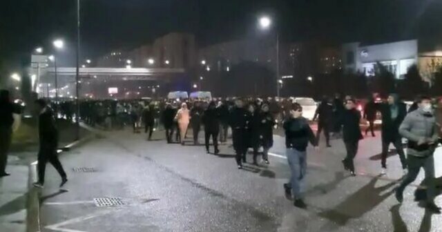 Almatı şəhərinə giriş və çıxış bağlandı