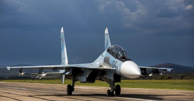 Ukrayna hərbçiləri Rusiyanın Su-30 təyyarəsini vurdu