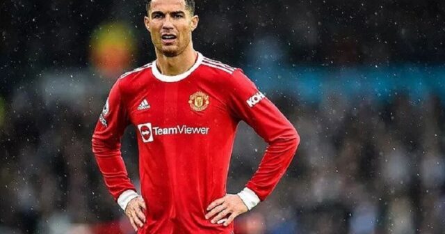 “Mançester Yunayted” uduzdu, Ronaldo azarkeşə hücum etdi-VİDEO