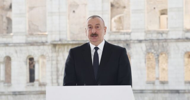 Şuşada Dünya Azərbaycanlılarının V Qurultayı başlayıb, Prezident çıxış edir