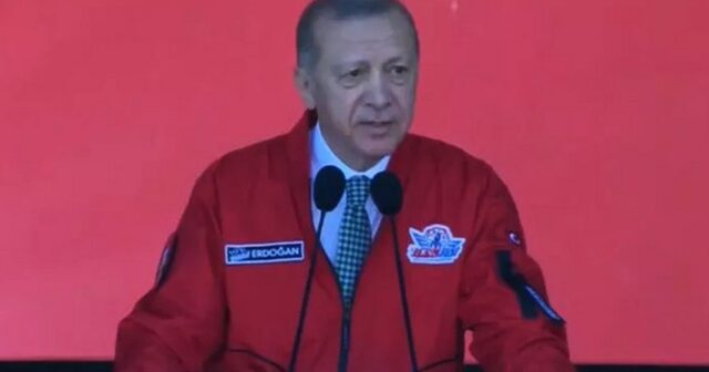 “Türk millətinin qəlbindəki Azərbaycan sevgisini kim çıxara bilər?! İki qardaşı kim ayıra bilər?!”