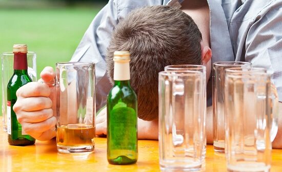 İçki içmək genetikada xərçəng xəstəliyi riskini artırır – Alim