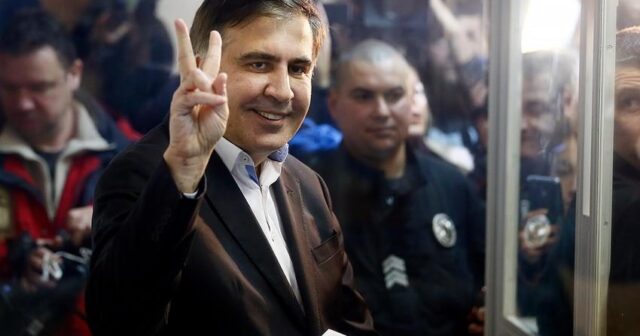 Mixeil Saakaşvili siyasətdən gedir