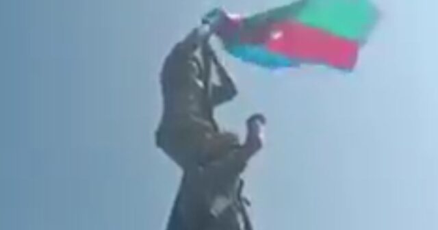 Buzduxda Azərbaycan bayrağı dalğalanır – VİDEO