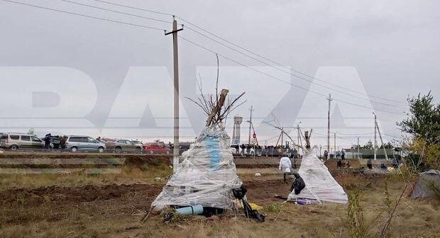 Rusiyalılar Qazaxıstanla sərhəddə çadırlar qururlar – FOTO/VİDEO