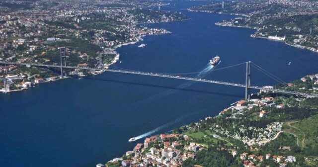 Gəmilərimiz üçün İstanbul boğazından keçid haqqı artırılır